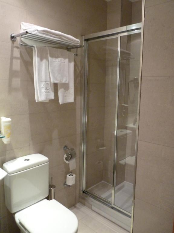 Hotel 4C Puerta Europa Madrid Pokoj fotografie